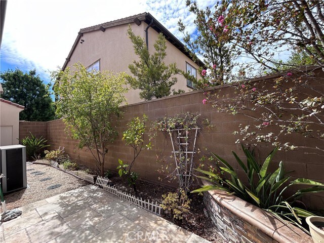 Building Photo - 63 Elmdale