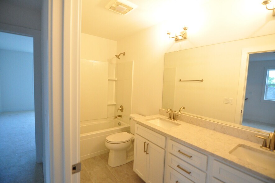 Building Photo - 2714 Bomani Dr