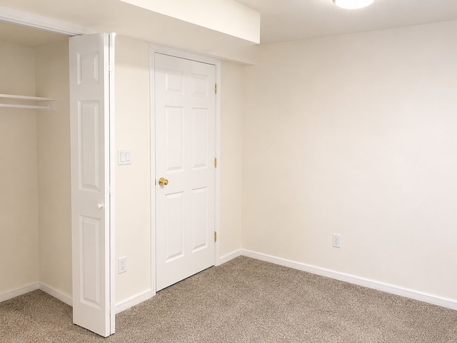 Building Photo - Jorgensen Duplex