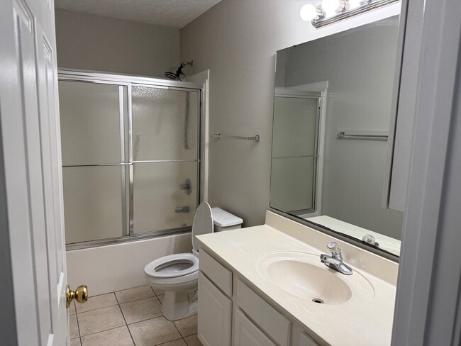 Building Photo - 617A 15th Ave S