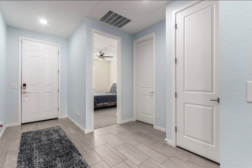Building Photo - 12554 W Candelaria Dr