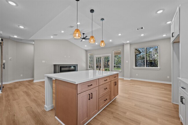 Building Photo - 28411 Champion Oaks Dr