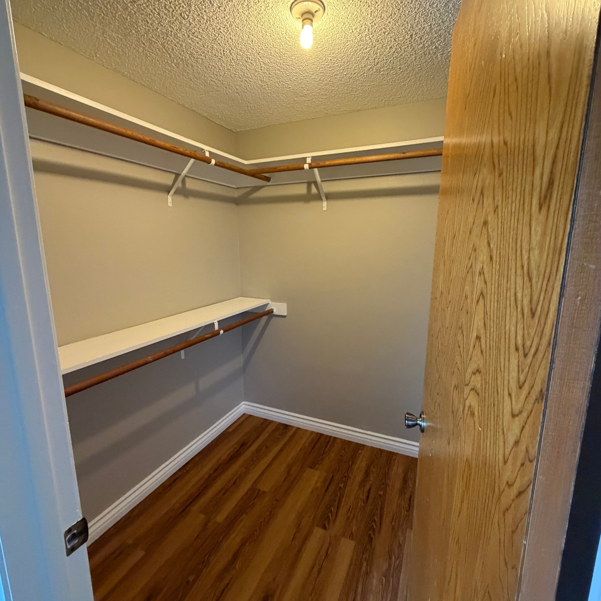 Building Photo - 17632 Los Alimos St