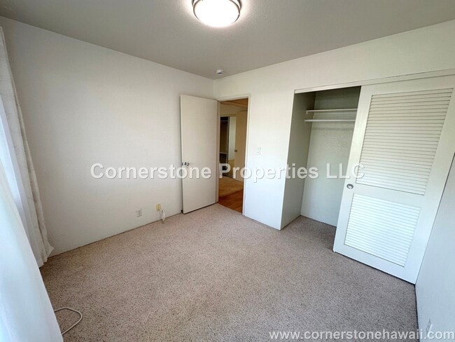 Building Photo - 468 Mananai Pl