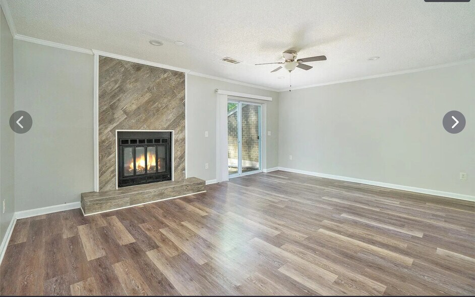 Building Photo - 926 Amberly Dr