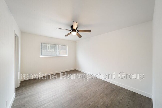 Building Photo - 4525 E 31st St