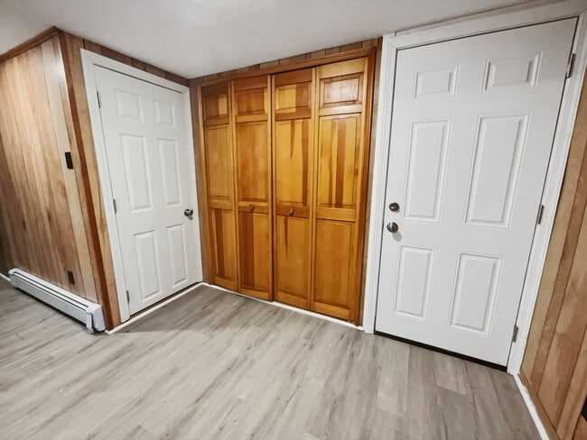 Building Photo - 312 Linden St