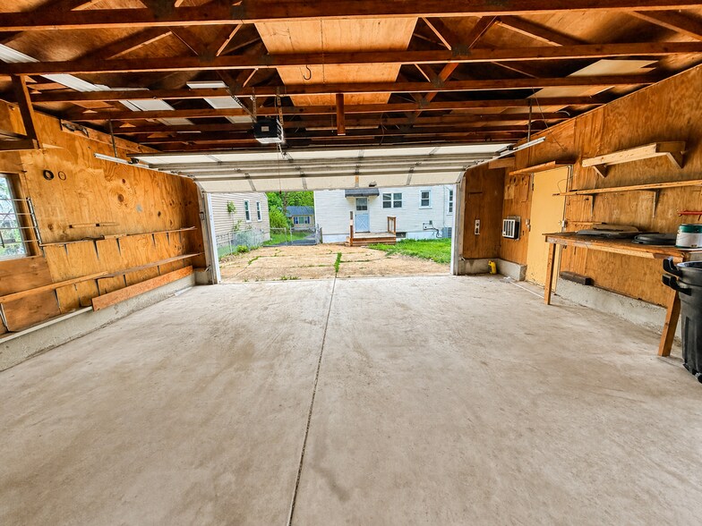 Building Photo - 8649 Kathlyn Dr