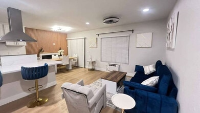 Building Photo - 9568 Carroll Canyon Rd