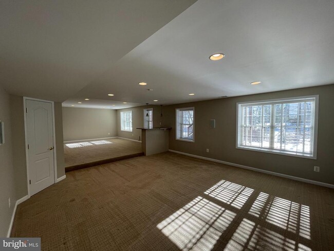 Building Photo - 21330 Meadow Field Ct