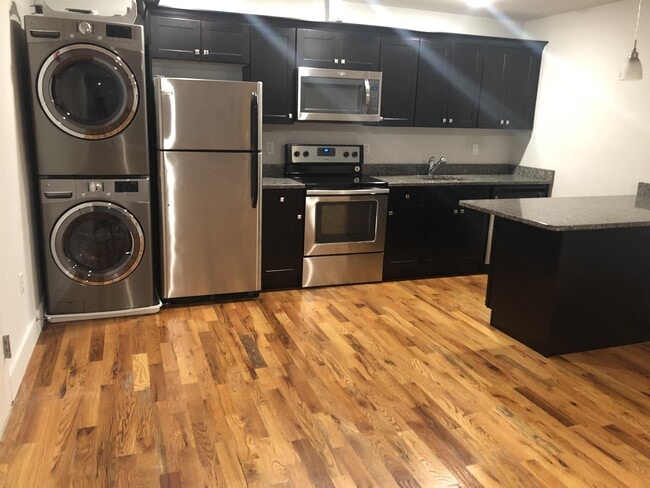 Building Photo - 134-142 Sussex Ave