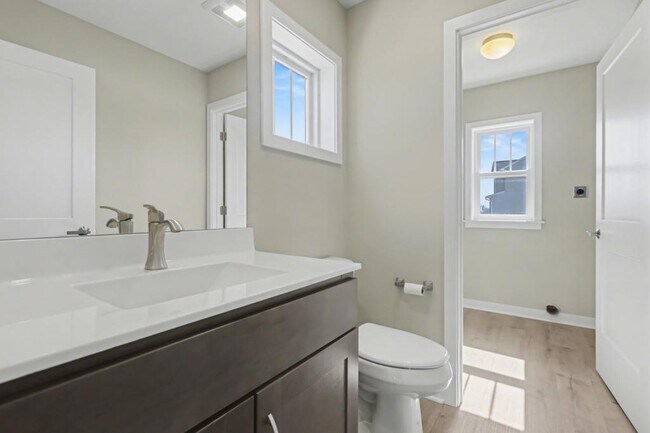 Building Photo - 7213 White Oak Blvd