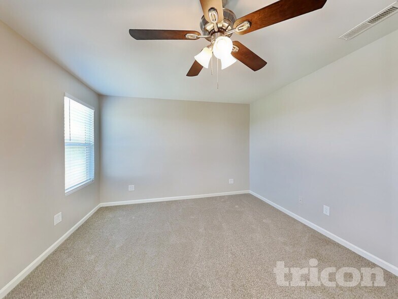 Building Photo - 531 Comfort Wy