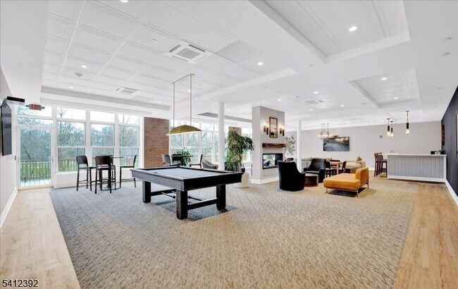 Building Photo - 262 Main St