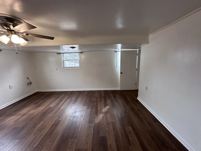 Building Photo - 638 Oakland Dr