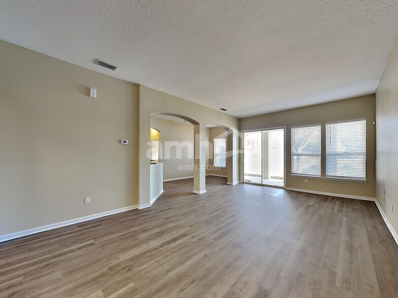 Building Photo - 7117 Rapid River Dr W