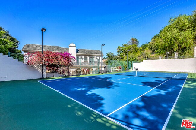 Building Photo - 11244 Briarcliff Ln