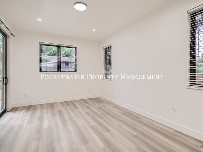 Building Photo - 3595 Darley Ave