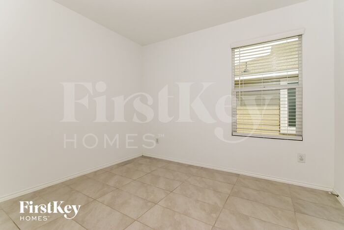Building Photo - 5430 Bristle Leaf Dr