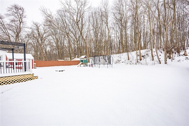 Building Photo - 105 Chestnut Dr