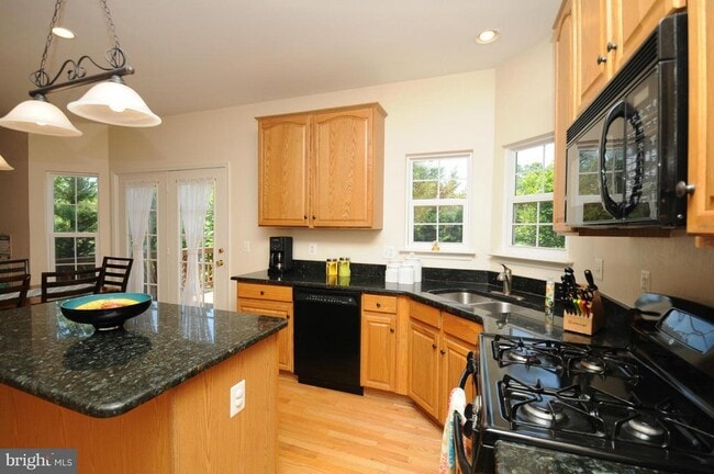 Building Photo - 43156 Malloch Pl