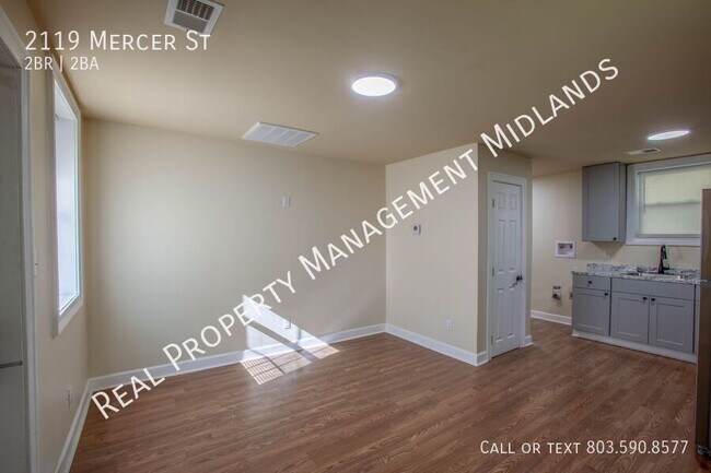 Building Photo - 2119 Mercer St