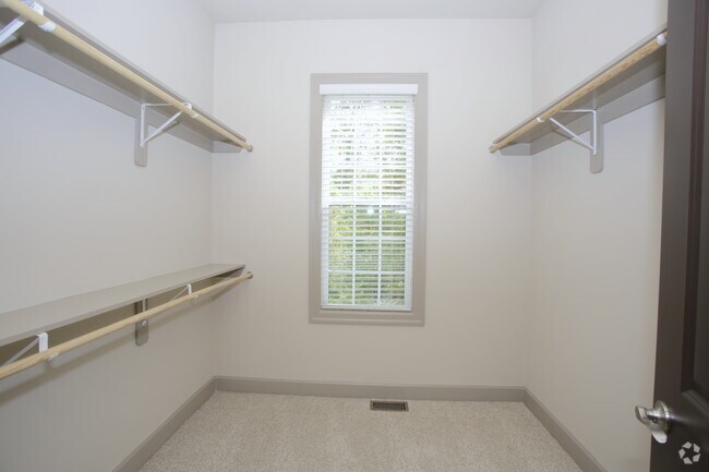 Interior Photo - Camden Paces