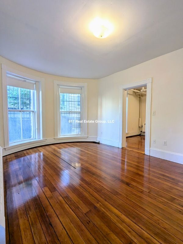 Building Photo - 2 Ware St