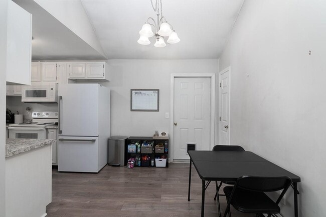 Building Photo - 43 Riverdell Dr