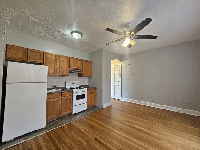 Building Photo - 4608 N Spaulding Ave