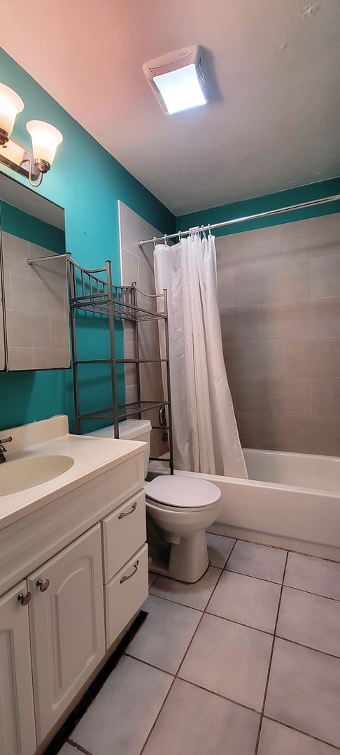 Building Photo - 336 Burr Oak Cir