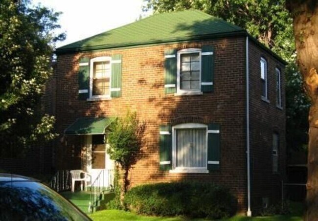 Building Photo - 10852 S Buffalo Ave