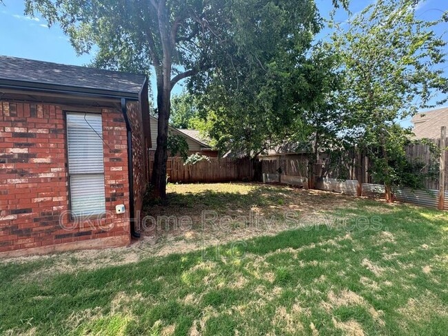 Building Photo - 2501 Kathy Ct