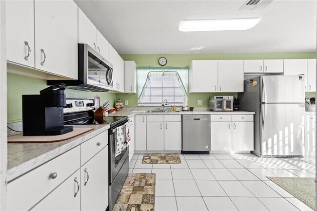 Building Photo - 221 Prather Dr