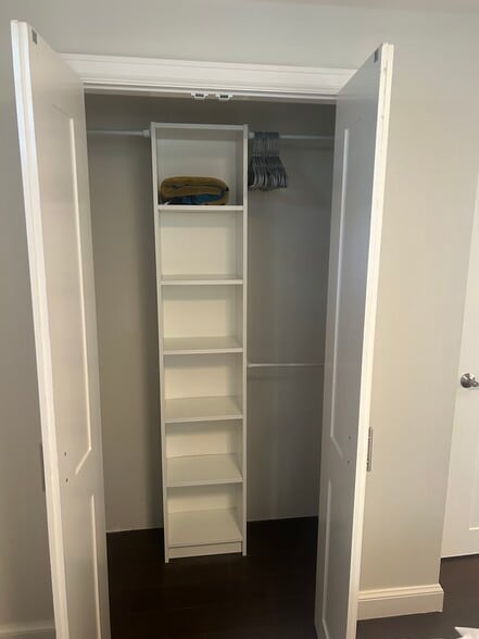 Building Photo - 840 1/2 Upland Road