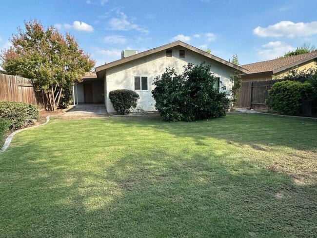 Building Photo - 409 Quailridge Rd