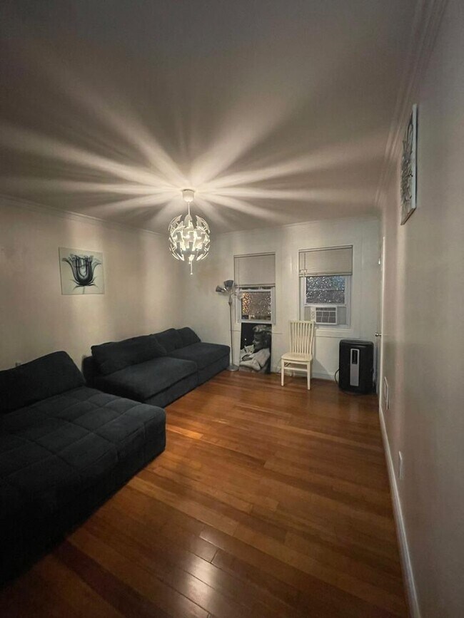 Building Photo - 1701 Montello Ave NE