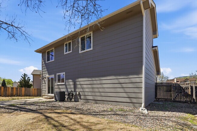 Building Photo - $1,840.95, 3-bed, 1.5-bath, located in Colorado Springs with a large backyard.