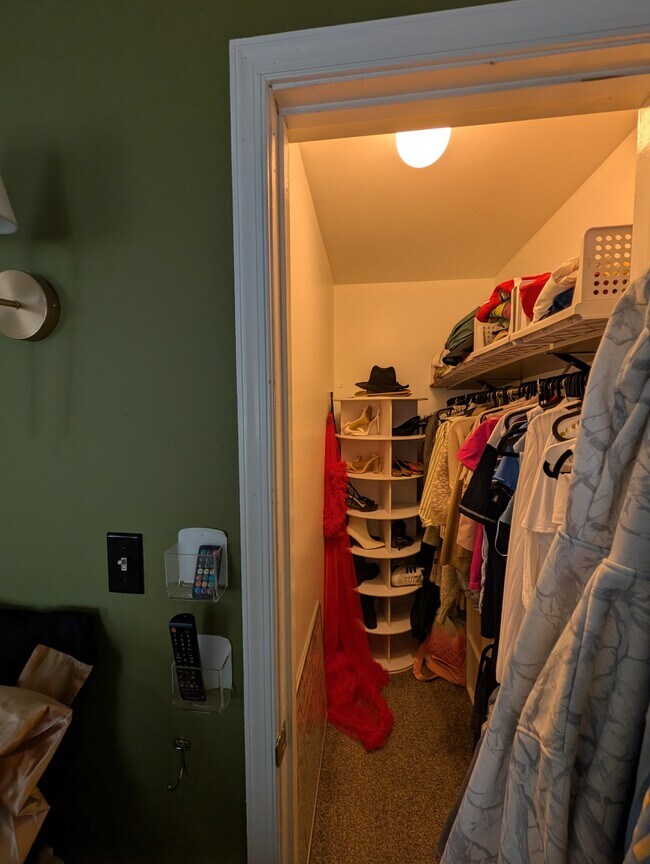 Building Photo - 52 Buxton Ave