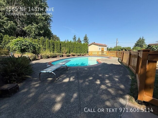 Building Photo - 1565 NE 148th Ave
