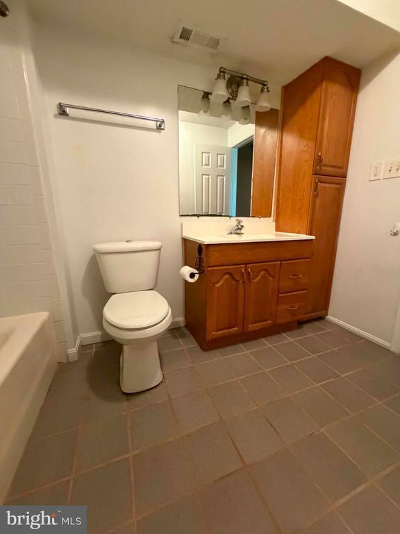 Building Photo - 102 Cabin Ct