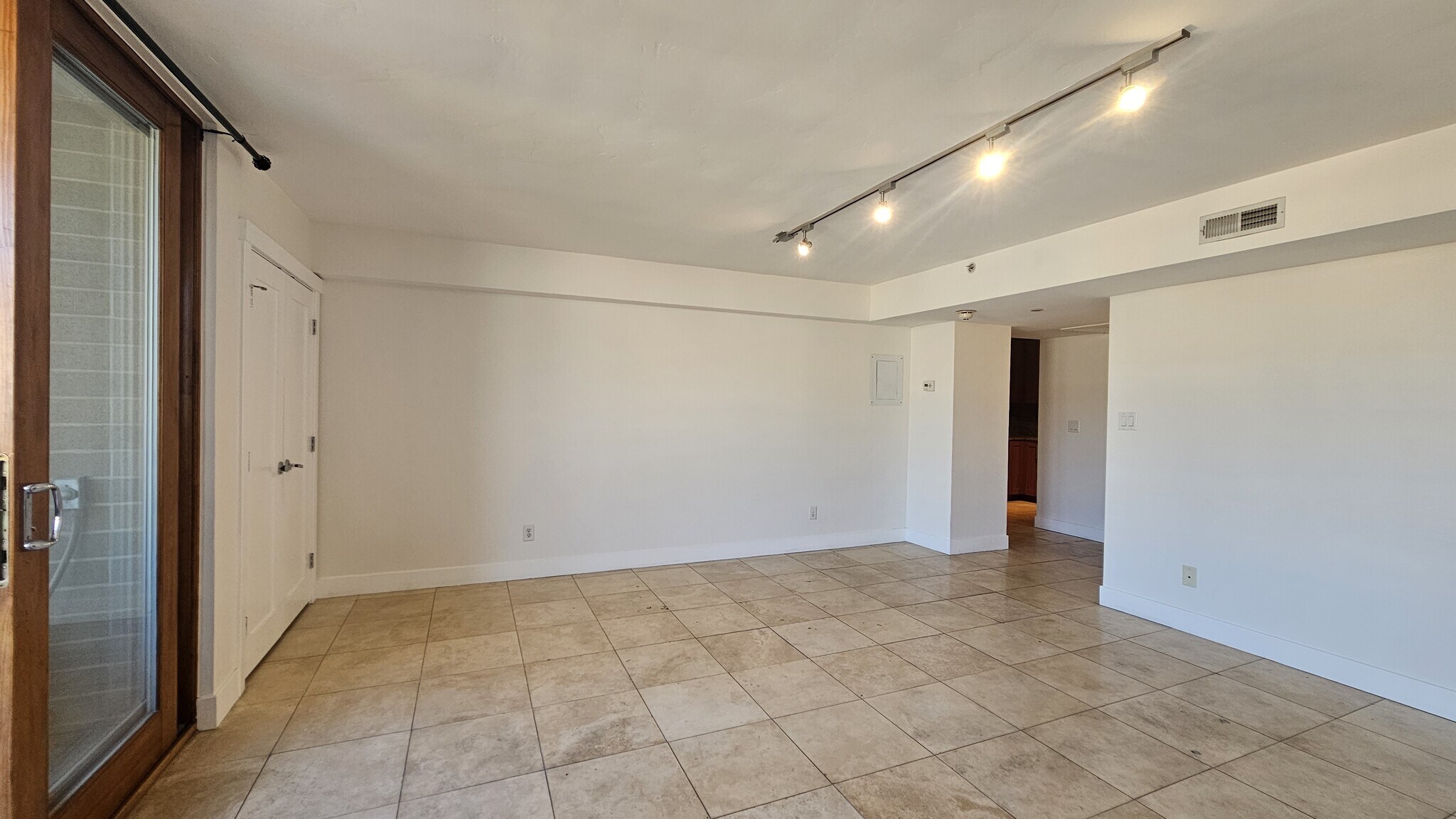 Building Photo - 230 E 300 S