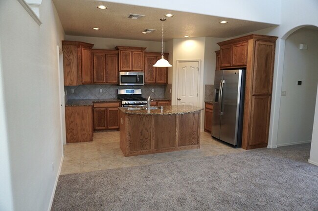 Building Photo - Amazing 3 Bedroom! Great location! Across ...