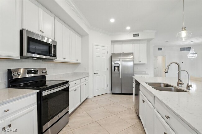 Building Photo - 12039 Hawthorn Lake Dr
