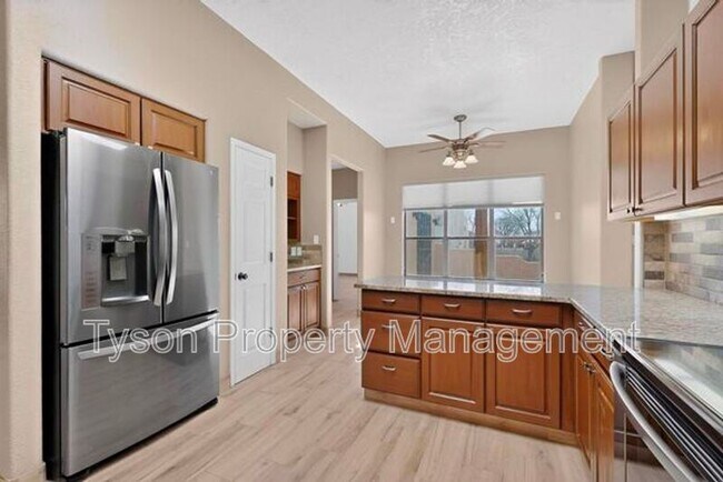 Building Photo - 13413 Summit Hills Pl NE