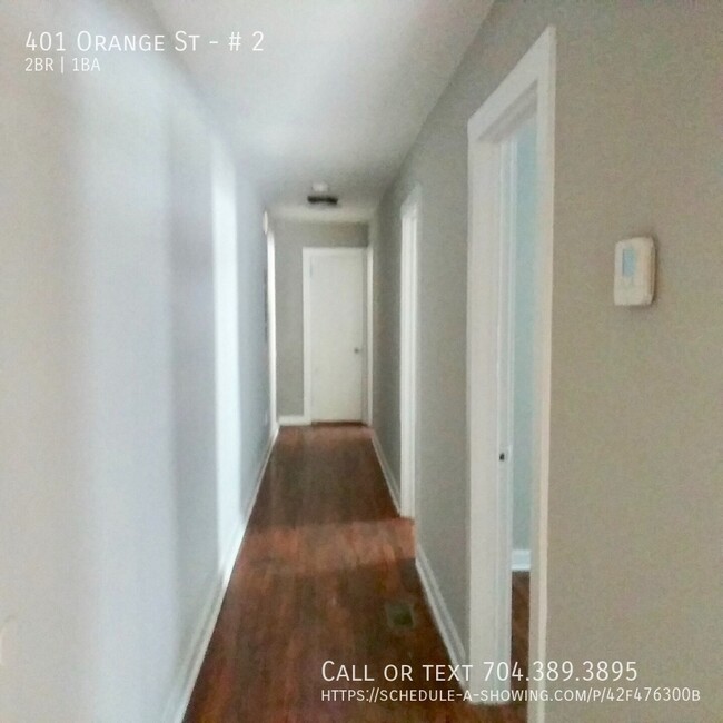 Building Photo - Updated Apartment 2 Bedrooms, First Floor ...