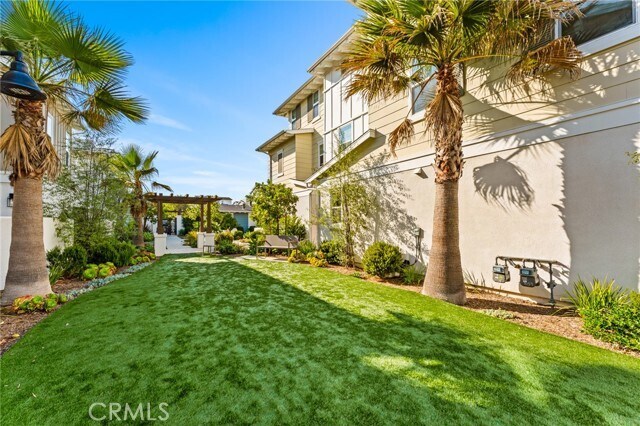 Building Photo - 2116 Cresta Dr