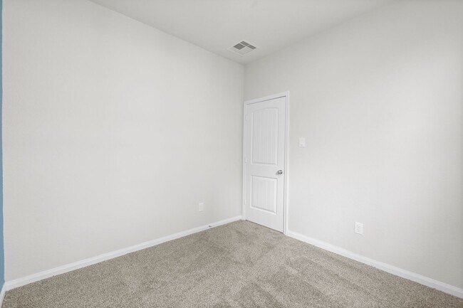 Building Photo - MOVE-IN SPECIAL: 50% Off Month 2 – 4BR Hom...