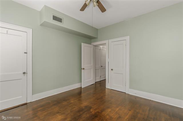 Building Photo - 561 Forest