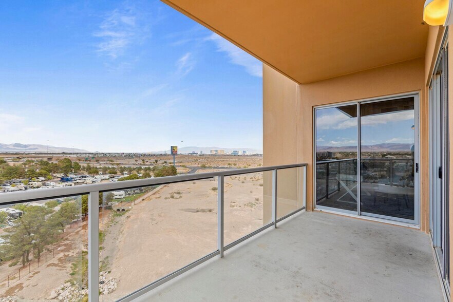 Building Photo - 8255 Las Vegas Blvd S